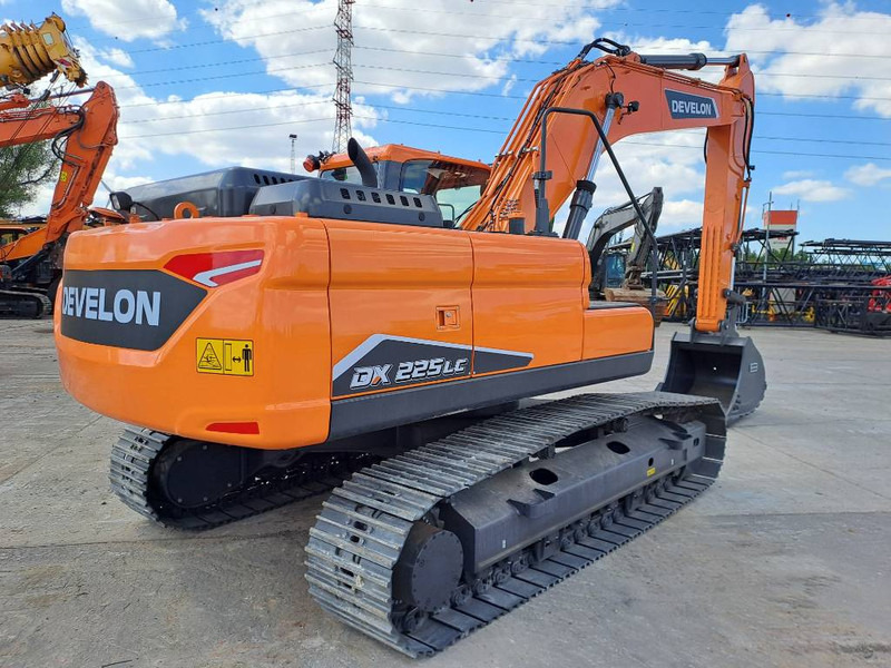 Develon DX225LC-7M - Crawler excavator: picture 4 Develon DX225LC-7M - Crawler excavator: picture 4