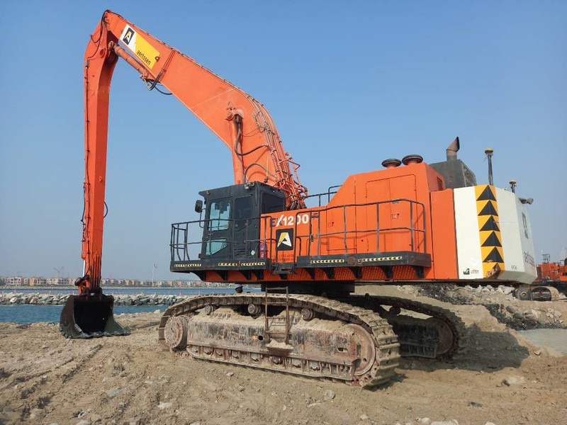 Hitachi EX1200-6 Longreach 28m (Abu Dhabi) - Excavator: picture 4 Hitachi EX1200-6 Longreach 28m (Abu Dhabi) - Excavator: picture 4