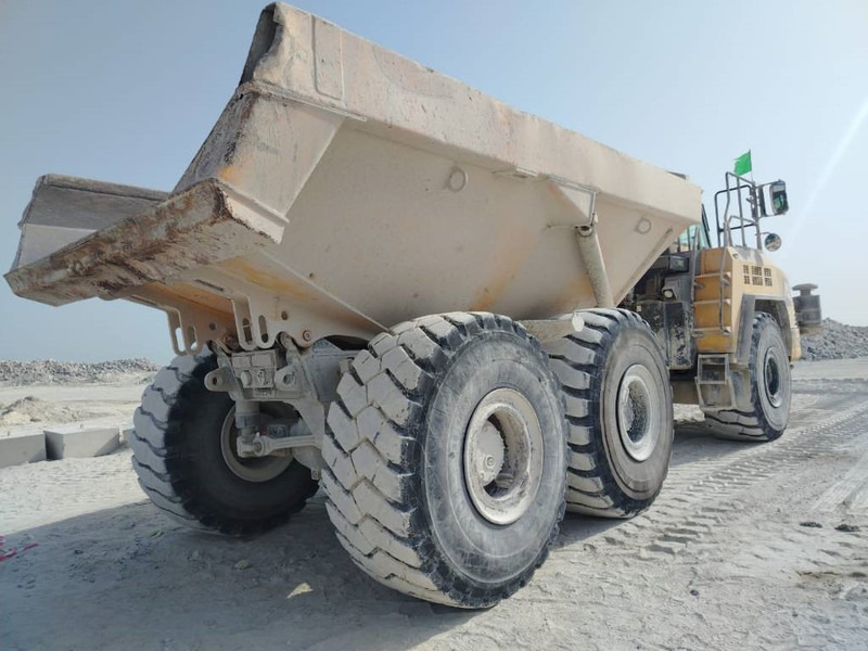 Komatsu HM400-3R (4 pieces available in Abu Dhabi) - Articulated dumper: picture 5 Komatsu HM400-3R (4 pieces available in Abu Dhabi) - Articulated dumper: picture 5