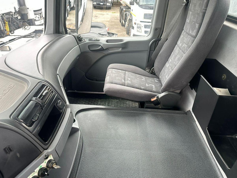 Cab chassis truck Mercedes-Benz Actros 41.50: picture 15