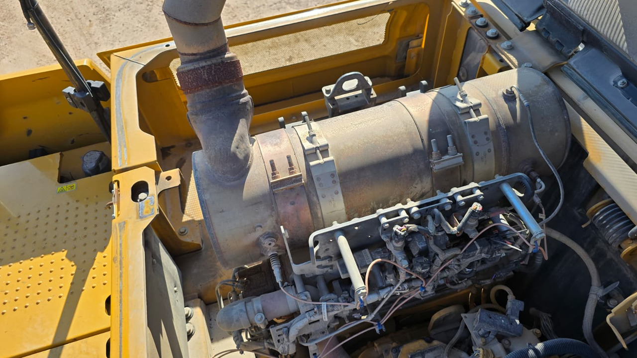 Crawler excavator CATERPILLAR 324E: picture 27