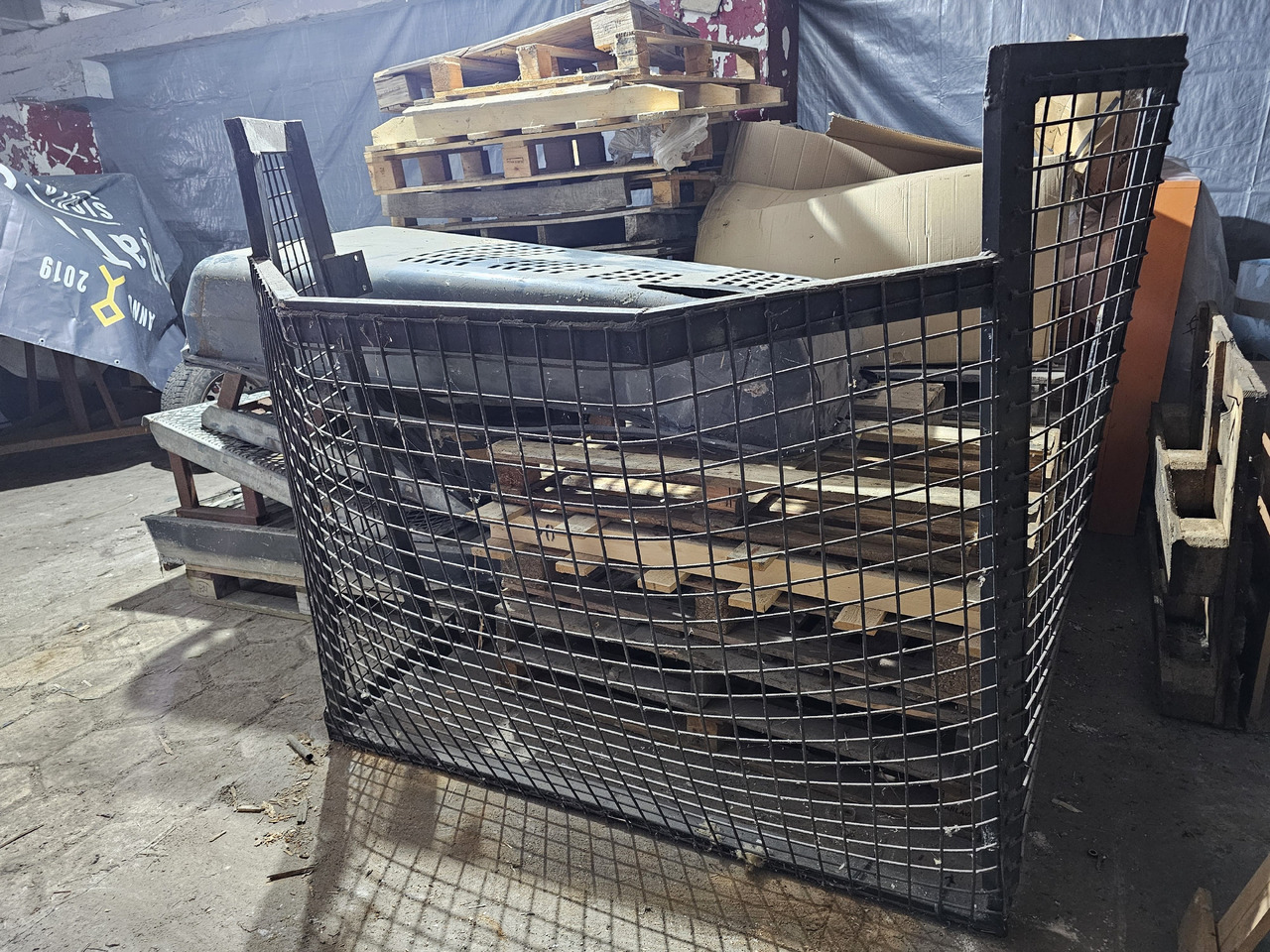 Protective guard. Caterpillar 962, 966, 972 - Cab for Loader: picture 4 Protective guard. Caterpillar 962, 966, 972 - Cab for Loader: picture 4