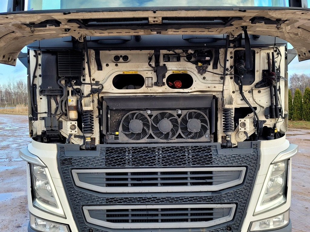 Volvo FH460 + refrigerated semi-trailer - Tractor unit: picture 5 Volvo FH460 + refrigerated semi-trailer - Tractor unit: picture 5