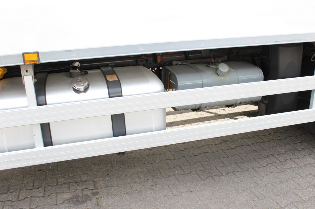 Refrigerator truck Mercedes-Benz Antos 2536 E6 CS 1250Mt Tri-temp LBW TW ATP: picture 7 Refrigerator truck Mercedes-Benz Antos 2536 E6 CS 1250Mt Tri-temp LBW TW ATP: picture 7