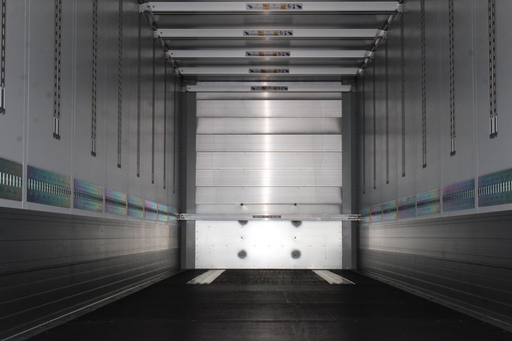 SCHMITZ Koffer 2,7h DS Ladebordwand MIETE - RENT - Closed box semi-trailer: picture 2 SCHMITZ Koffer 2,7h DS Ladebordwand MIETE - RENT - Closed box semi-trailer: picture 2