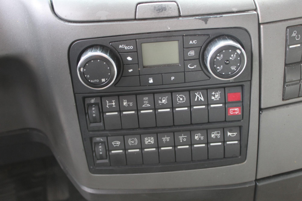 Tractor unit MAN TGX 480 XXL Retarder Standklima 2Tanks Navi: picture 7 Tractor unit MAN TGX 480 XXL Retarder Standklima 2Tanks Navi: picture 7