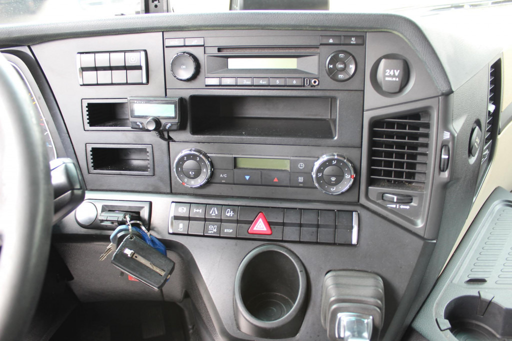 Tractor unit Mercedes-Benz Actros 1843 E6 Kühlbox   ACC   LDW: picture 7