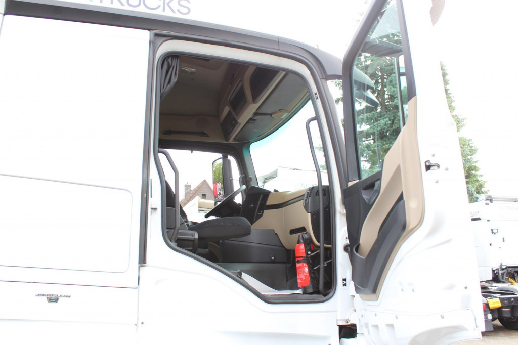 Tractor unit Mercedes-Benz Actros 1843 E6 Kühlbox   ACC   LDW: picture 13