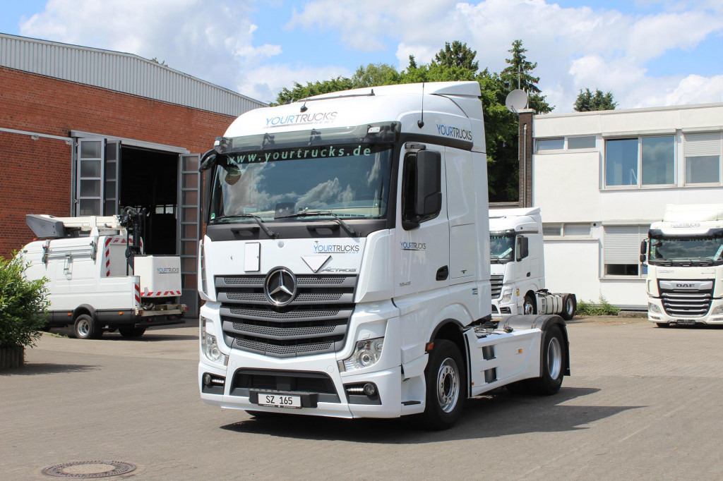 Mercedes-Benz Actros 1845 Retarder Xenon ACC Vollspoiler - Tractor unit: picture 1 Mercedes-Benz Actros 1845 Retarder Xenon ACC Vollspoiler - Tractor unit: picture 1
