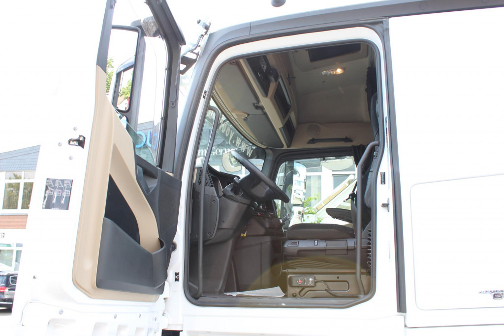 Mercedes-Benz Actros 1845 Retarder Xenon ACC Vollspoiler - Tractor unit: picture 3 Mercedes-Benz Actros 1845 Retarder Xenon ACC Vollspoiler - Tractor unit: picture 3