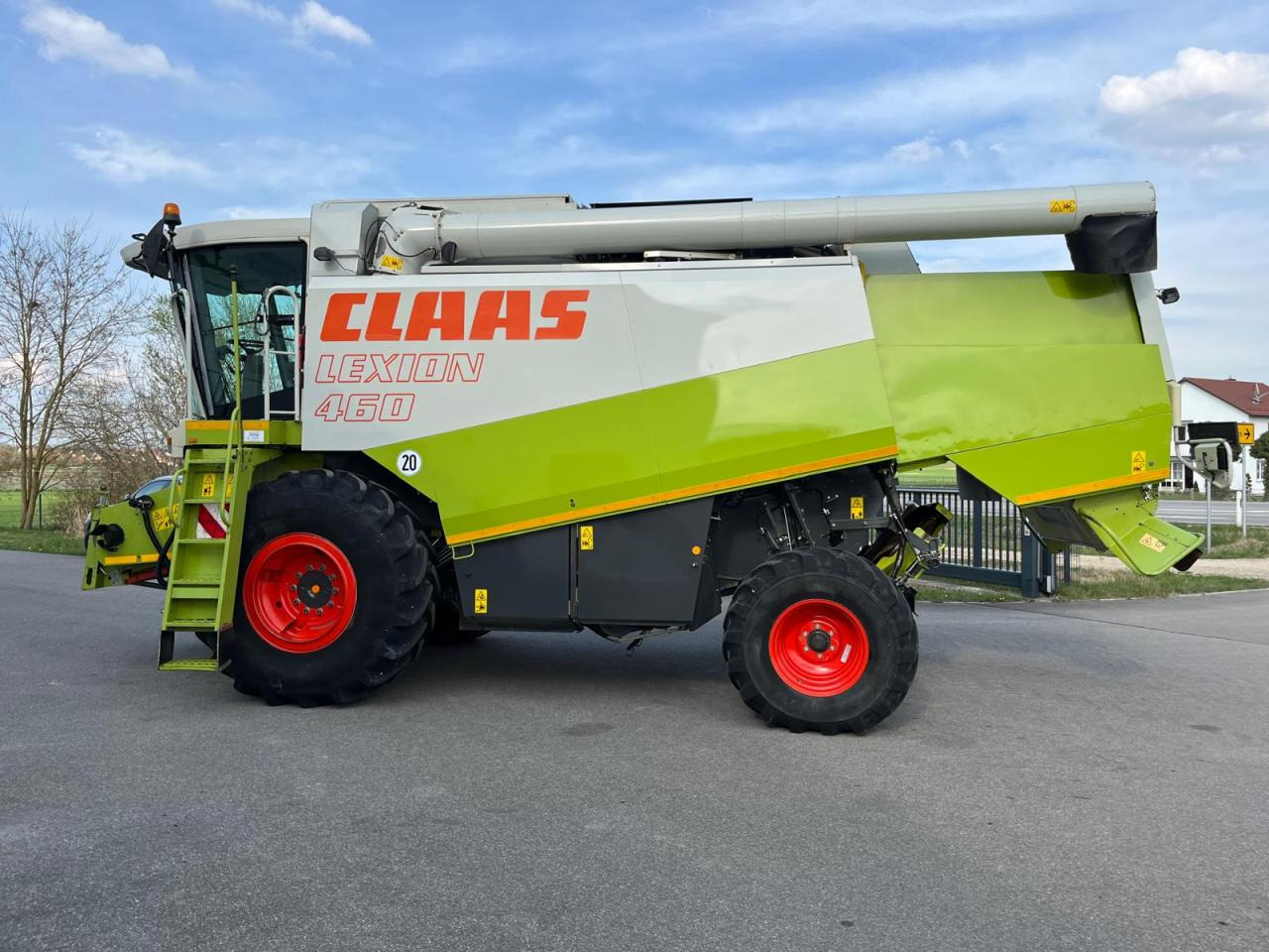 CLAAS Lexion 460 V660, 3D-Kamera, Raps - Combine harvester: picture 1 CLAAS Lexion 460 V660, 3D-Kamera, Raps - Combine harvester: picture 1