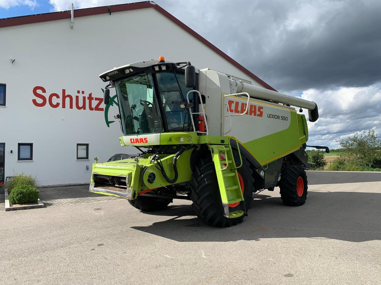 CLAAS Lexion 550, SW V660, 3D, Klimaautomatik - Combine harvester: picture 1 CLAAS Lexion 550, SW V660, 3D, Klimaautomatik - Combine harvester: picture 1