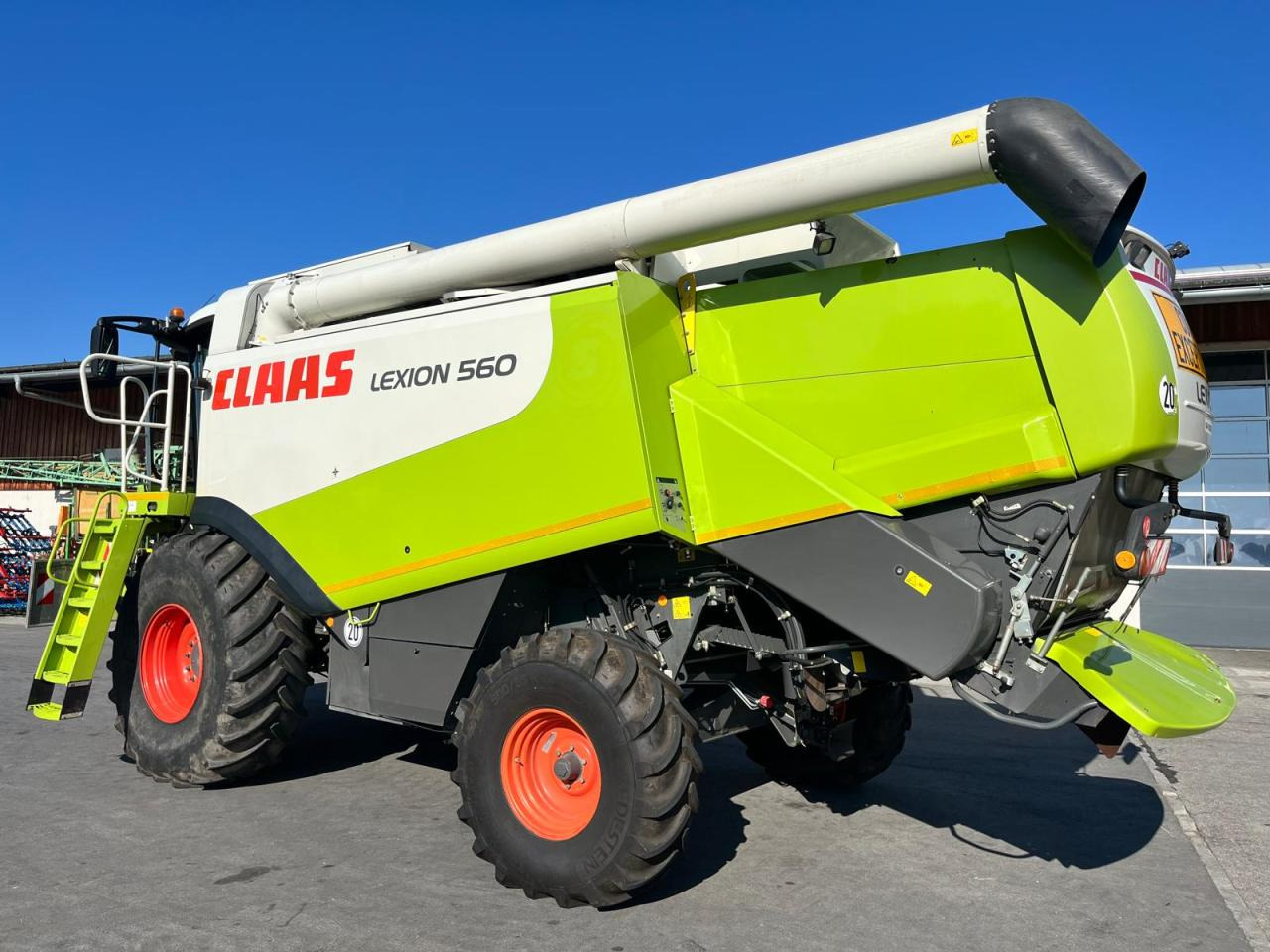 CLAAS Lexion 550 mit Schneidwerk V750, mit 3D, Baujahr 2009, guter gepflegter Zustand - Combine harvester: picture 3 CLAAS Lexion 550 mit Schneidwerk V750, mit 3D, Baujahr 2009, guter gepflegter Zustand - Combine harvester: picture 3