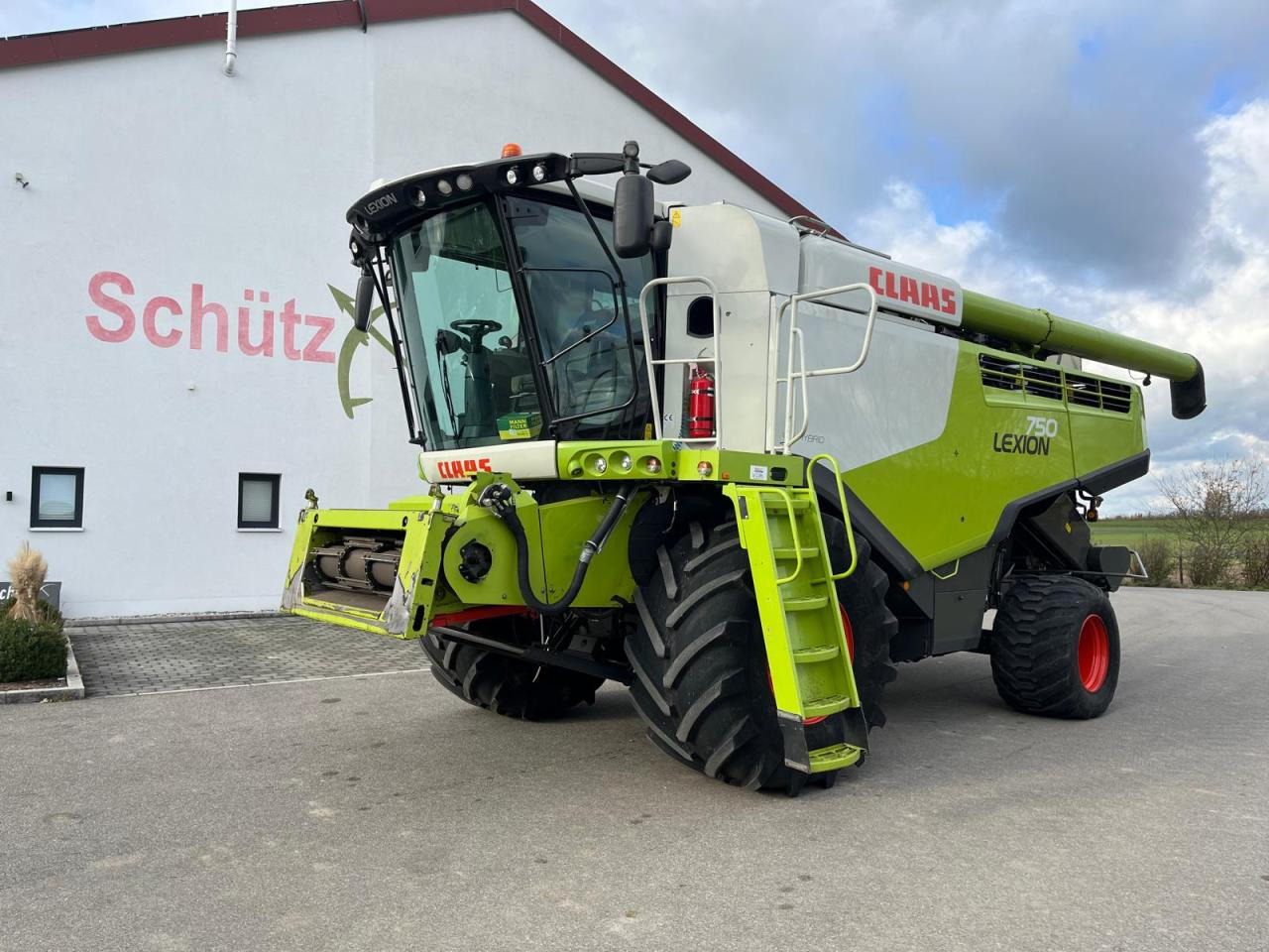 CLAAS Lexion 750 V-Kanal 3D, Bj. 2017, 30kmh - Combine harvester: picture 1 CLAAS Lexion 750 V-Kanal 3D, Bj. 2017, 30kmh - Combine harvester: picture 1