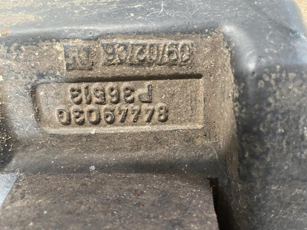 Case-IH New Holland Achsschenkel - Axle and parts for Agricultural machinery: picture 5 Case-IH New Holland Achsschenkel - Axle and parts for Agricultural machinery: picture 5