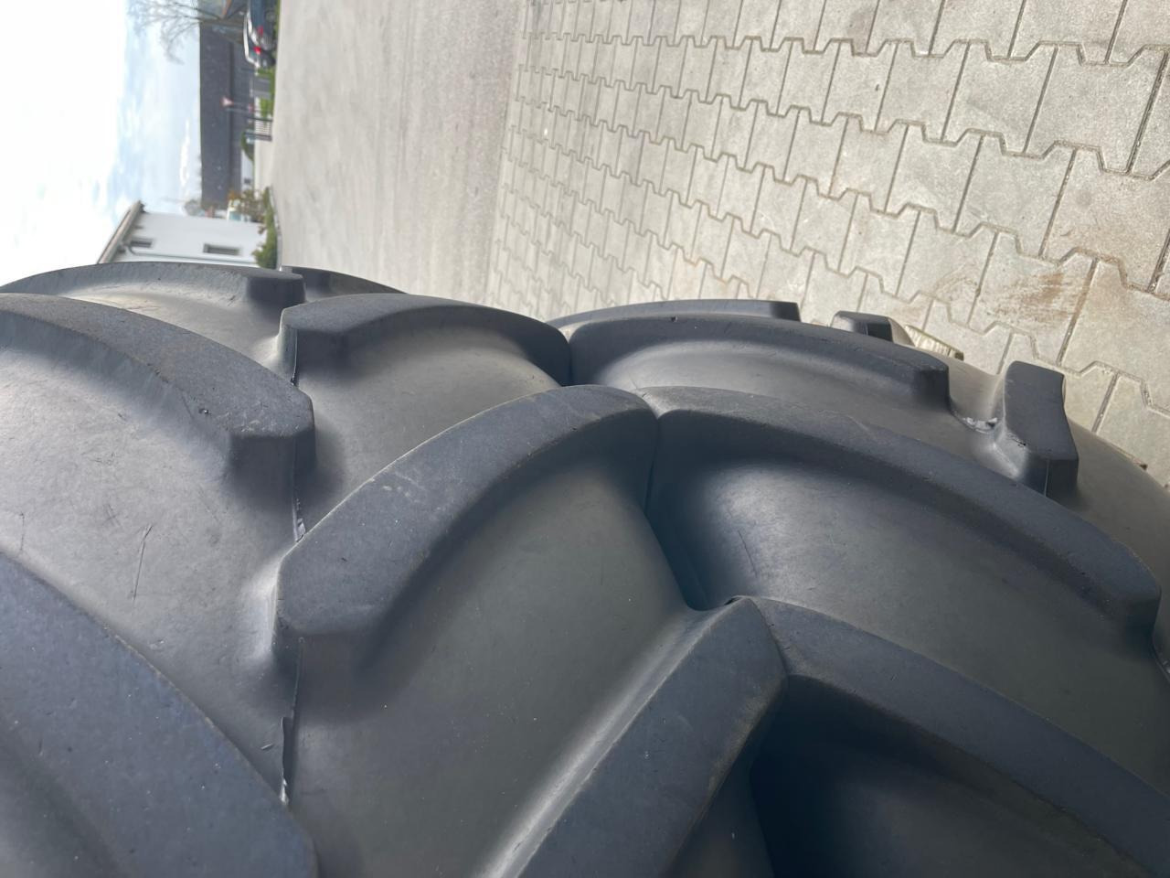 John Deere 6R250 Kompletträder 650/65 R42, Bridgestone, aus 2019 - Farm tractor: picture 4 John Deere 6R250 Kompletträder 650/65 R42, Bridgestone, aus 2019 - Farm tractor: picture 4