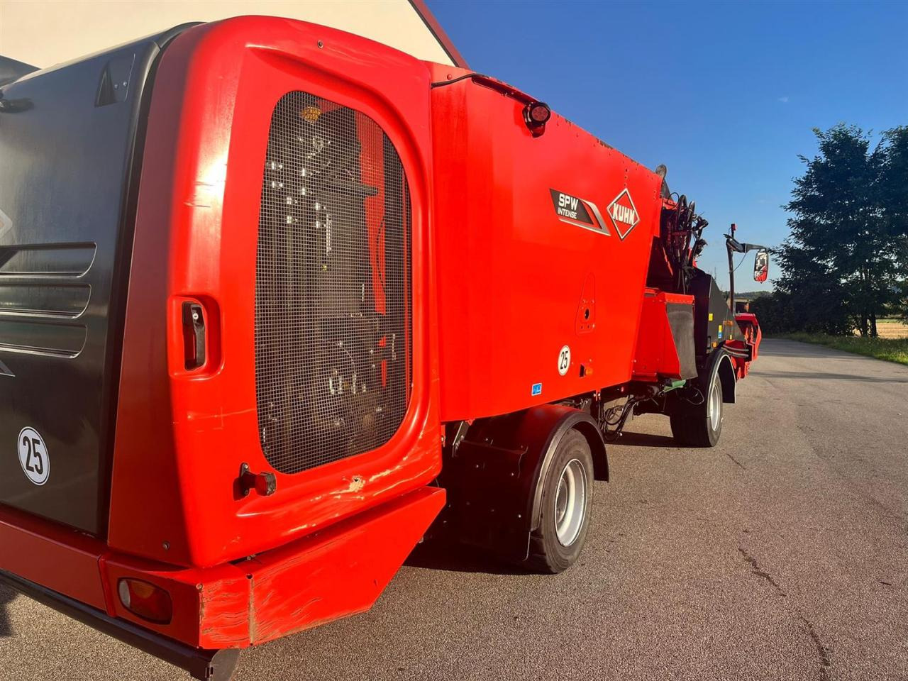 Kuhn 14.2 CS / Futtermischwagen / 2 Schnecken - Forage mixer wagon: picture 5 Kuhn 14.2 CS / Futtermischwagen / 2 Schnecken - Forage mixer wagon: picture 5