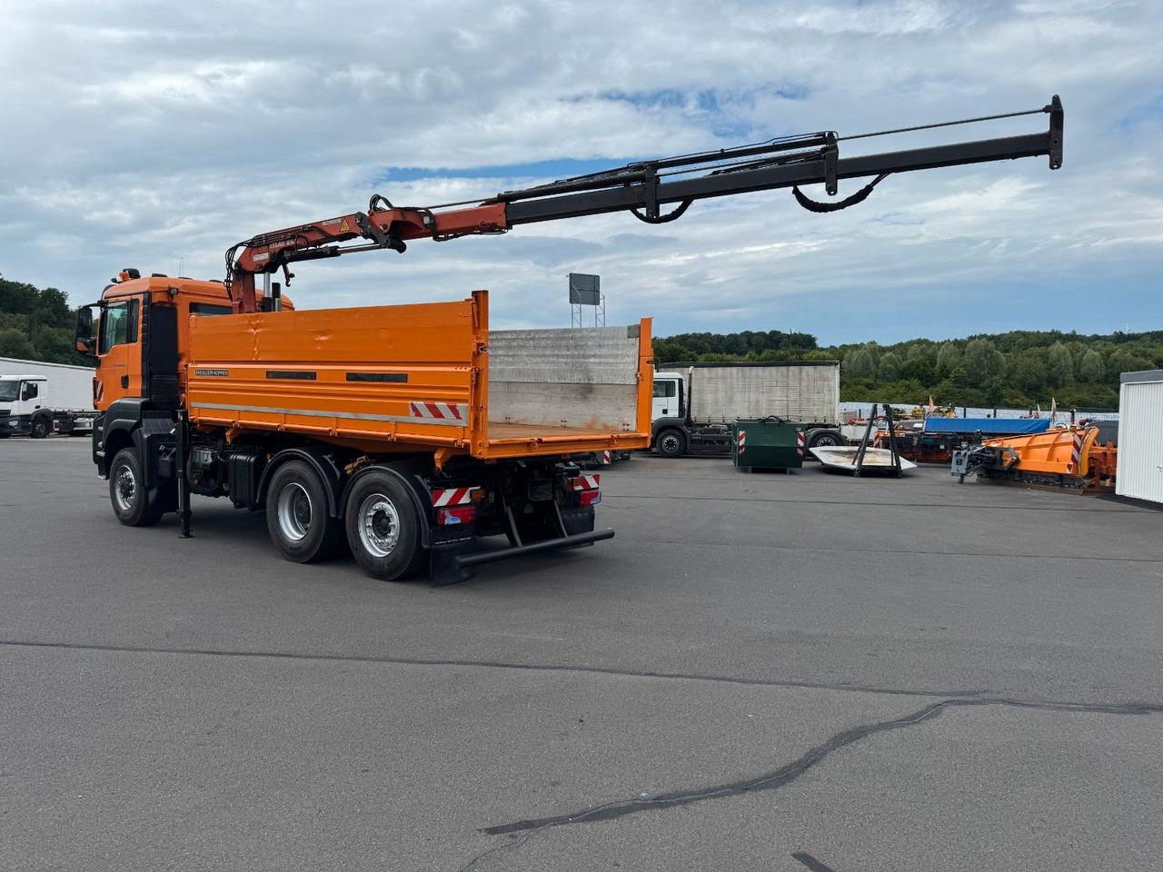 MAN TGS 28.400 6x4-4 BL Kipper / Kran / Winterdienst - Tipper, Crane truck: picture 2 MAN TGS 28.400 6x4-4 BL Kipper / Kran / Winterdienst - Tipper, Crane truck: picture 2