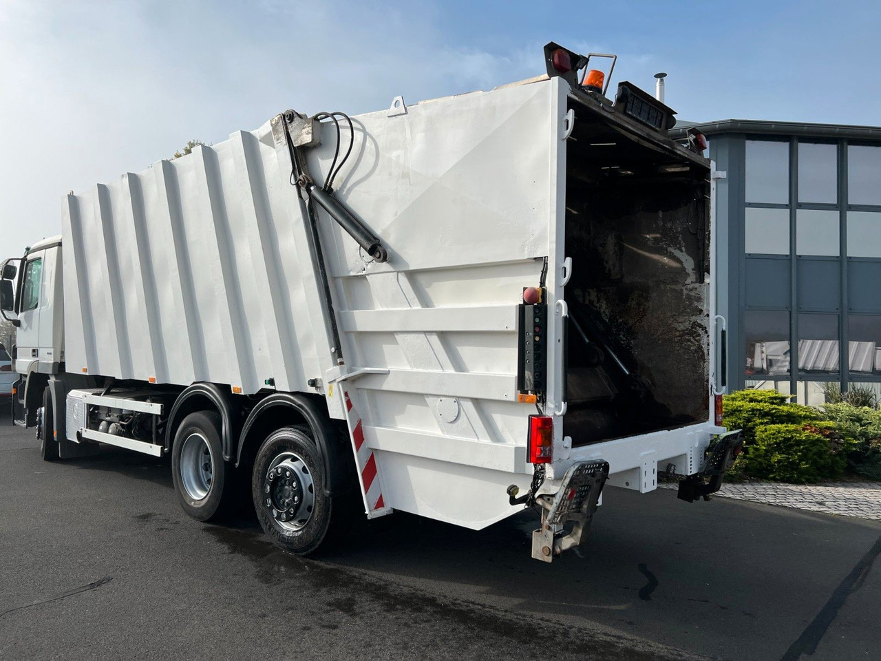 Mercedes-Benz Actros 2532 6x2 Faun Vario 524 Euro 5 Mercedes-Benz Actros 2532 6x2 Faun Vario 524 Euro 5 - Garbage truck: picture 2 Mercedes-Benz Actros 2532 6x2 Faun Vario 524 Euro 5 Mercedes-Benz Actros 2532 6x2 Faun Vario 524 Euro 5 - Garbage truck: picture 2