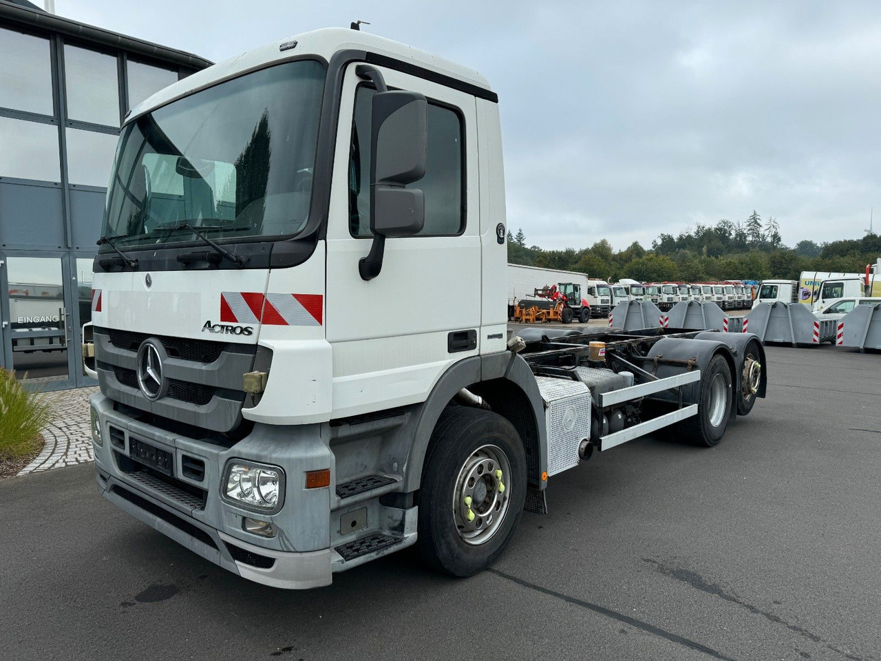 Mercedes-Benz Actros 2532 MP3 6x2 Fahrgestell Mercedes-Benz Actros 2532 MP3 6x2 Fahrgestell - Cab chassis truck: picture 1 Mercedes-Benz Actros 2532 MP3 6x2 Fahrgestell Mercedes-Benz Actros 2532 MP3 6x2 Fahrgestell - Cab chassis truck: picture 1