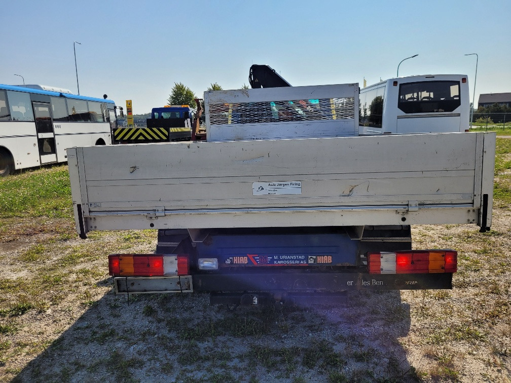 MERCEDES – BENZ SPRINTER 616CDI HIAB 027-2 Crane 10.2004 - Flatbed van: picture 5 MERCEDES – BENZ SPRINTER 616CDI HIAB 027-2 Crane 10.2004 - Flatbed van: picture 5