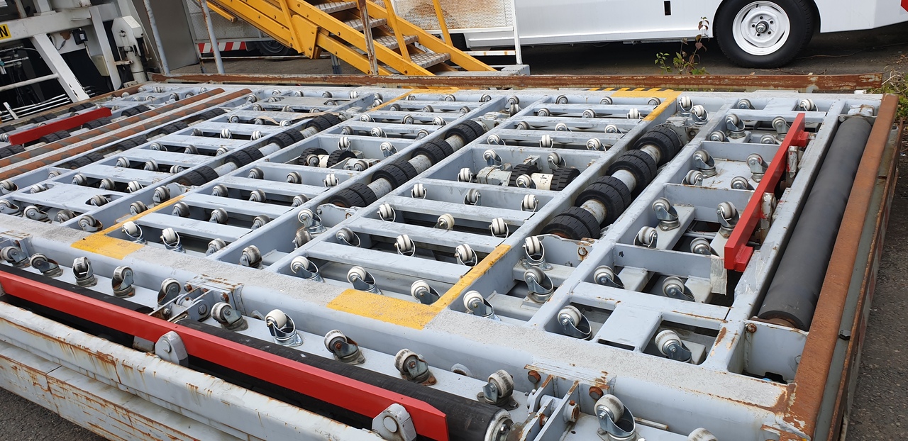 Lower Deck Loader 7 tons Air Marrel LAM7000 - Aircraft cargo loader: picture 2 Lower Deck Loader 7 tons Air Marrel LAM7000 - Aircraft cargo loader: picture 2