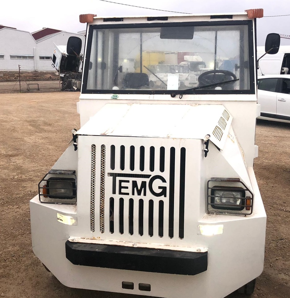 TEMG TRACTOR/DIESEL TG5000 - Baggage tractor: picture 3 TEMG TRACTOR/DIESEL TG5000 - Baggage tractor: picture 3