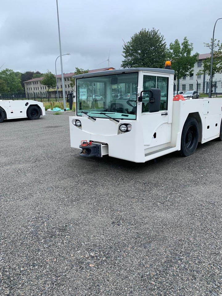 Trepel Challenger 150 - Pushback tractor: picture 1 Trepel Challenger 150 - Pushback tractor: picture 1