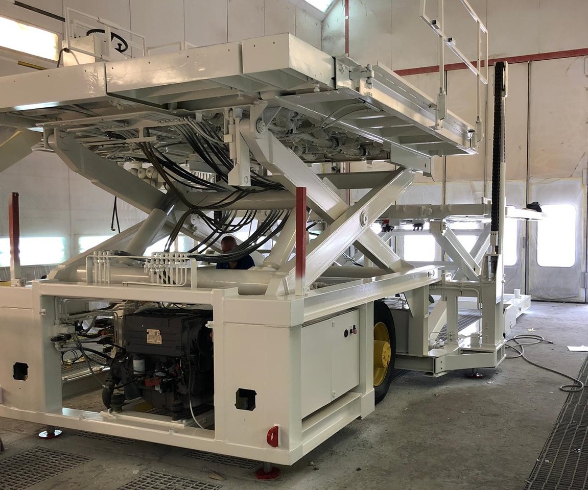 Loader Universal Trepel 70U - Aircraft cargo loader: picture 1 Loader Universal Trepel 70U - Aircraft cargo loader: picture 1