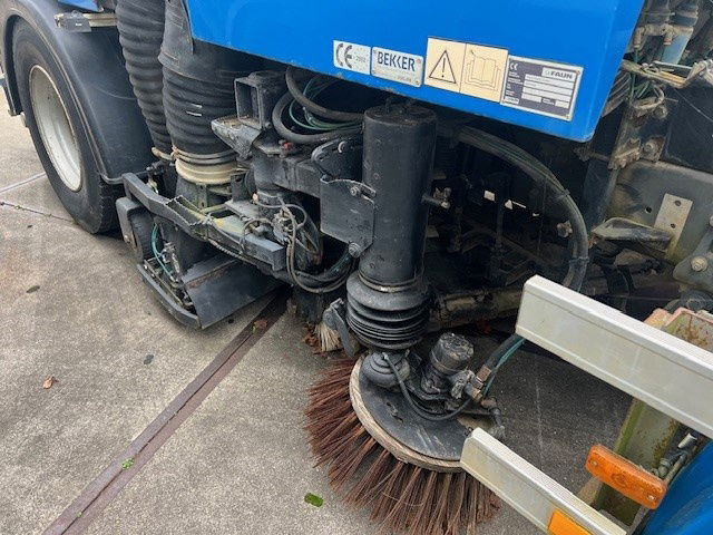 DAF 65 FA65.180 CF - Road sweeper: picture 3 DAF 65 FA65.180 CF - Road sweeper: picture 3