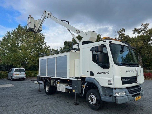 DAF LF 220 FA45.220 LF Taurus T300-16H - Truck mounted aerial platform: picture 2 DAF LF 220 FA45.220 LF Taurus T300-16H - Truck mounted aerial platform: picture 2