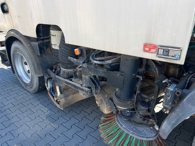 MAN 10.163 14.163 - Road sweeper: picture 3 MAN 10.163 14.163 - Road sweeper: picture 3