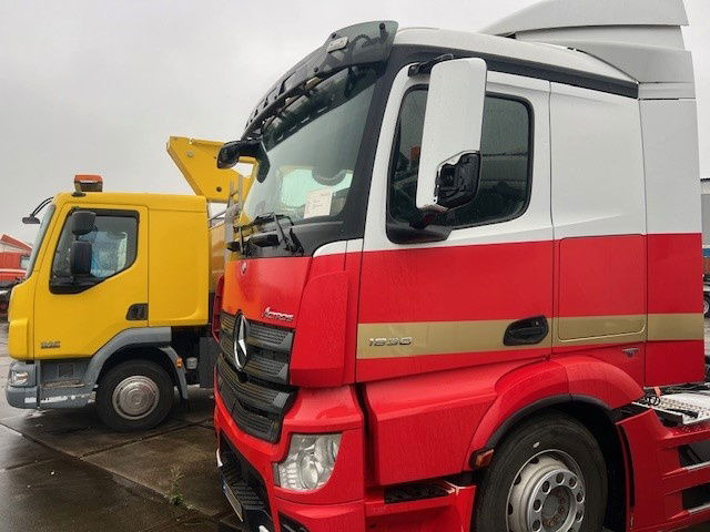 Mercedes-Benz Actros 1830 Actros 1830 LS , NO Engine Gearbox - Tractor unit: picture 2 Mercedes-Benz Actros 1830 Actros 1830 LS , NO Engine Gearbox - Tractor unit: picture 2