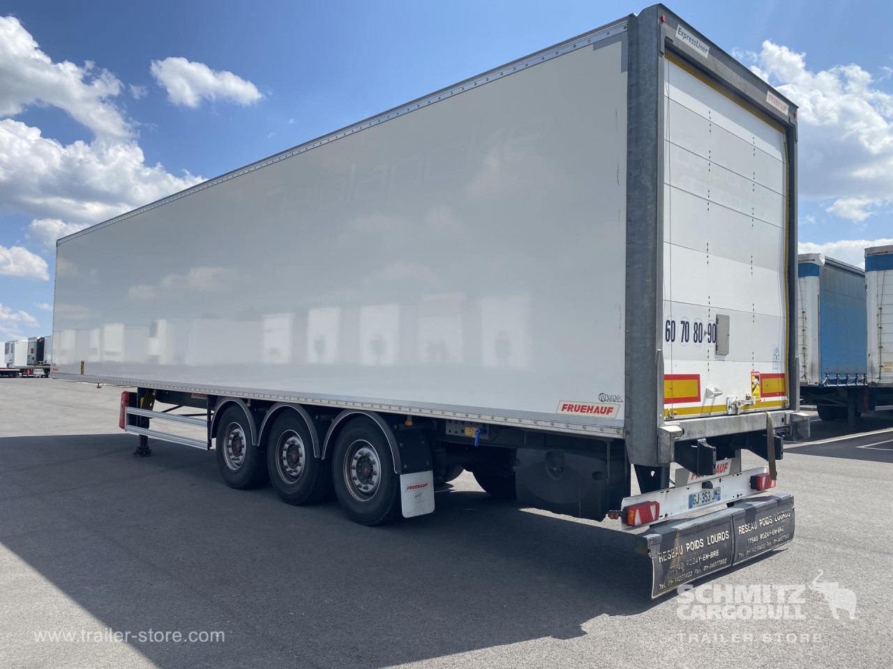 FRUEHAUF Dryfreight Standard Roller shutter door - Closed box semi-trailer: picture 3 FRUEHAUF Dryfreight Standard Roller shutter door - Closed box semi-trailer: picture 3