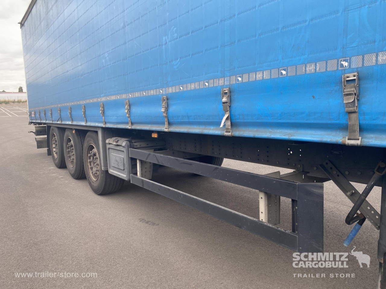 SCHMITZ Curtainsider Standard - Curtainsider semi-trailer: picture 4 SCHMITZ Curtainsider Standard - Curtainsider semi-trailer: picture 4