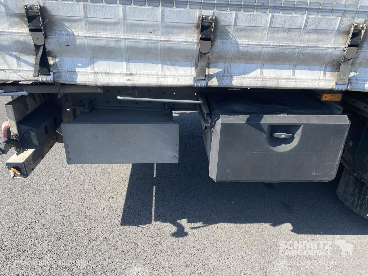 SCHMITZ Curtainsider Standard - Curtainsider semi-trailer: picture 3 SCHMITZ Curtainsider Standard - Curtainsider semi-trailer: picture 3