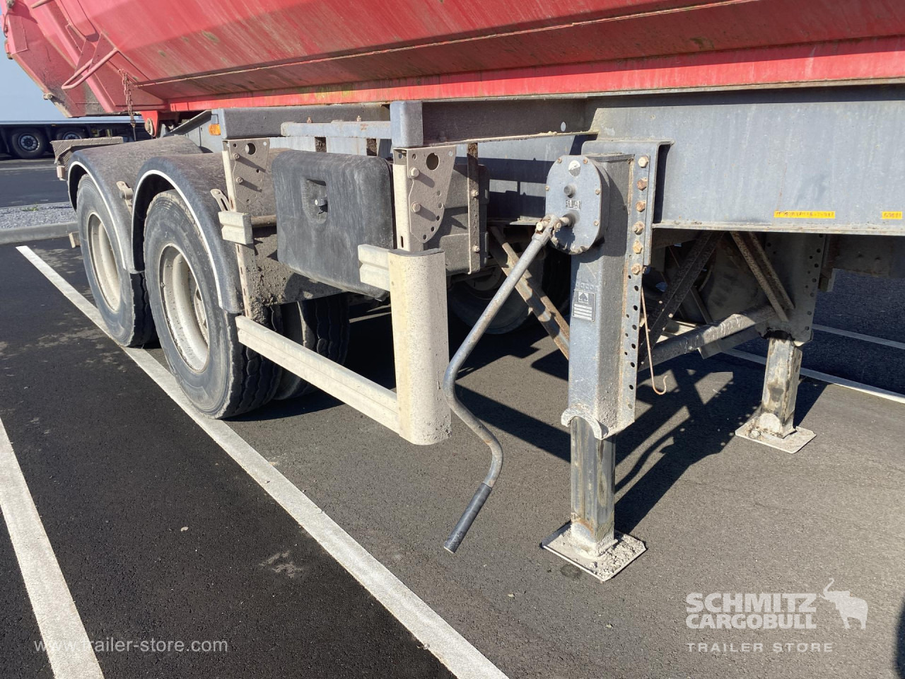 Tipper Steel half pipe body 91m³ - Tipper semi-trailer: picture 2 Tipper Steel half pipe body 91m³ - Tipper semi-trailer: picture 2