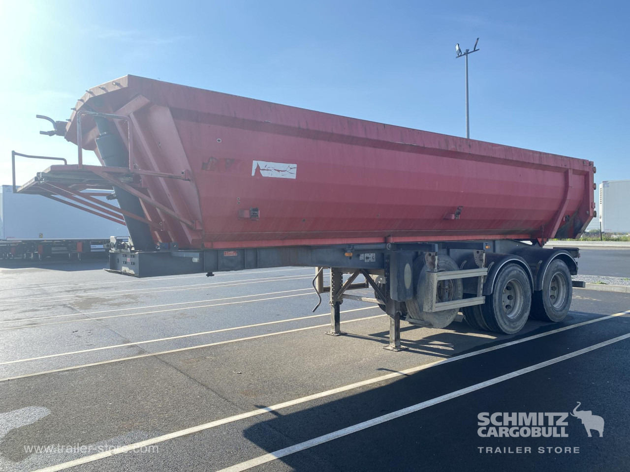 Tipper semi-trailer Tipper Steel half pipe body 91m³: picture 6