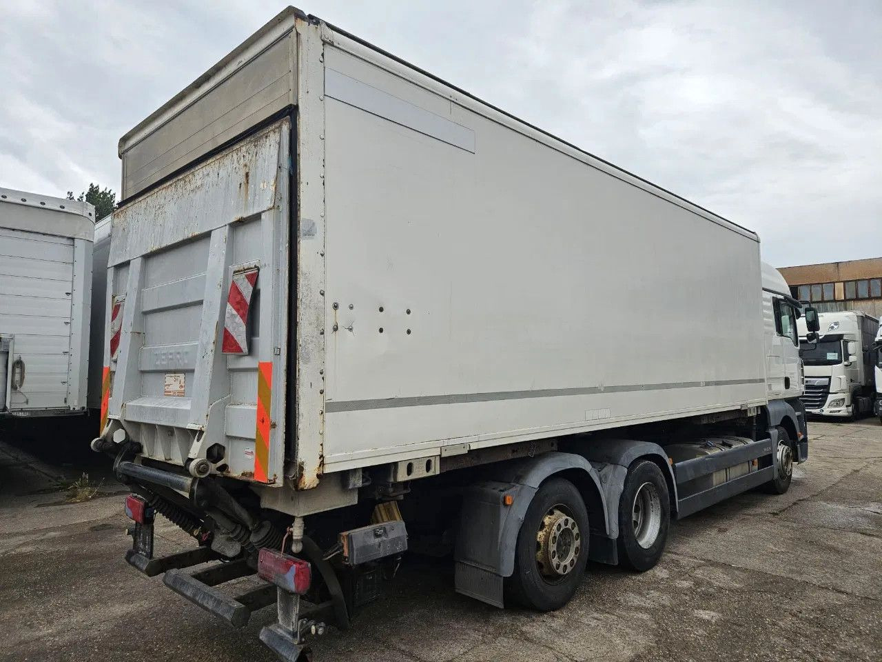 MAN TGA 26.400 BDF Tail Lift Euro5, New Smart2 Tacho - Container transporter/ Swap body truck: picture 3 MAN TGA 26.400 BDF Tail Lift Euro5, New Smart2 Tacho - Container transporter/ Swap body truck: picture 3