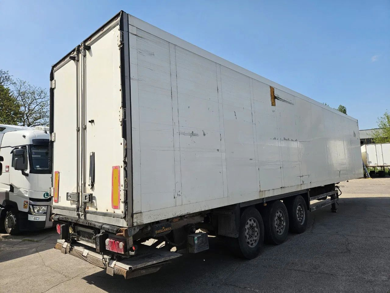 Schmitz Cargobull SKO24 Carrier Maxima 1300 Tail Lift, A axle lift - Refrigerator semi-trailer: picture 4 Schmitz Cargobull SKO24 Carrier Maxima 1300 Tail Lift, A axle lift - Refrigerator semi-trailer: picture 4