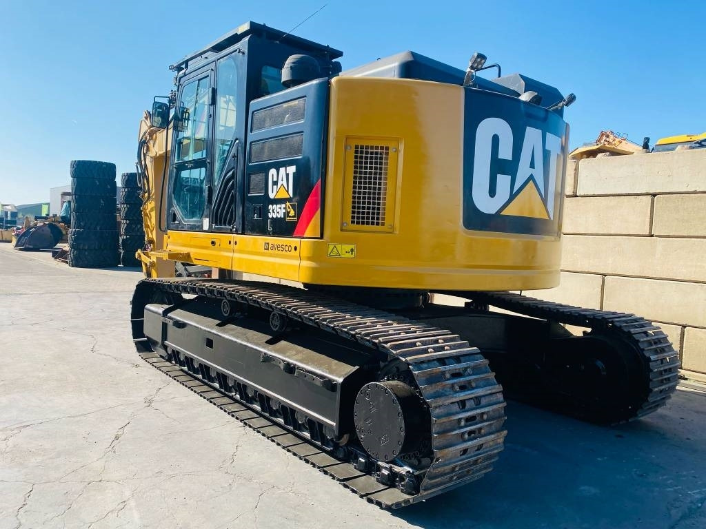 Crawler excavator CAT 335 F L CR: picture 6
