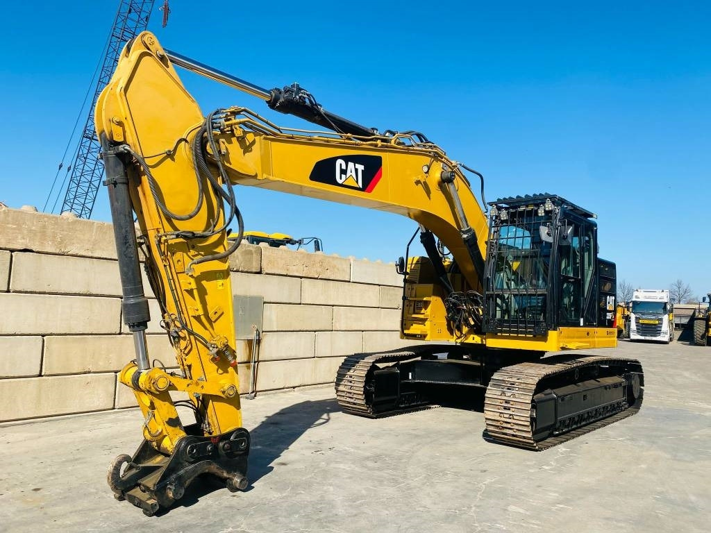 CAT 335 F L CR - Crawler excavator: picture 3 CAT 335 F L CR - Crawler excavator: picture 3