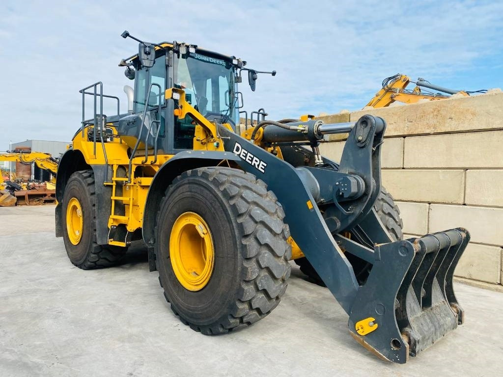 John Deere 824p - Wheel loader: picture 4 John Deere 824p - Wheel loader: picture 4