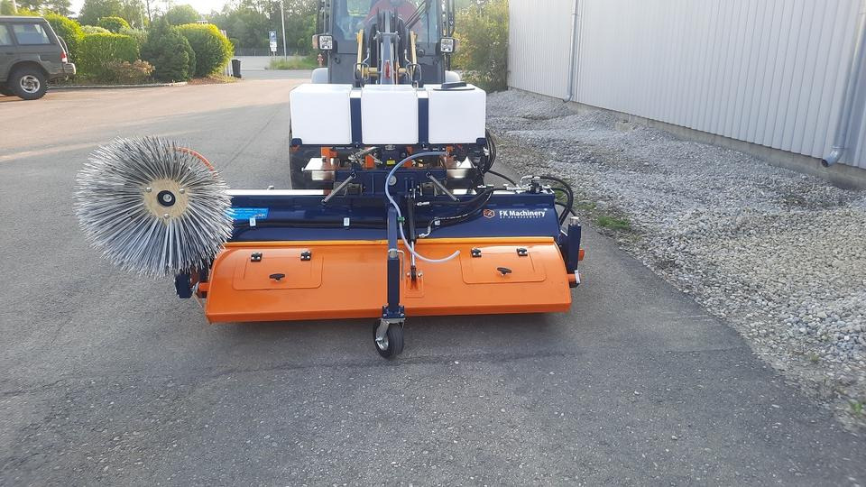 Kehrmaschine 1,2 1,5, 1,8m 2,3m Schlepper Radlader Teleskoplader - Broom: picture 5 Kehrmaschine 1,2 1,5, 1,8m 2,3m Schlepper Radlader Teleskoplader - Broom: picture 5