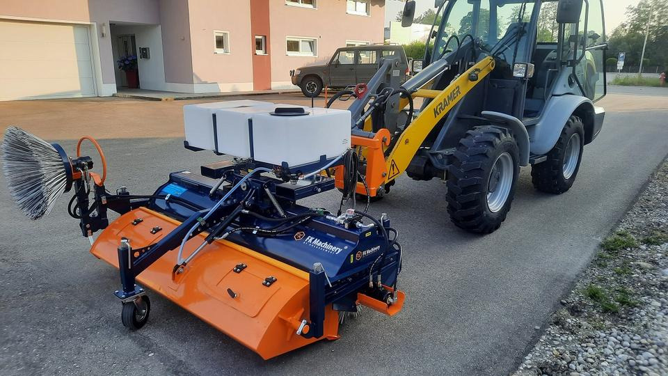Kehrmaschine Kramer 1,2, 1,5, 1,8 2,3 2,8m Euro Radlader Hoflader - Broom: picture 1 Kehrmaschine Kramer 1,2, 1,5, 1,8 2,3 2,8m Euro Radlader Hoflader - Broom: picture 1