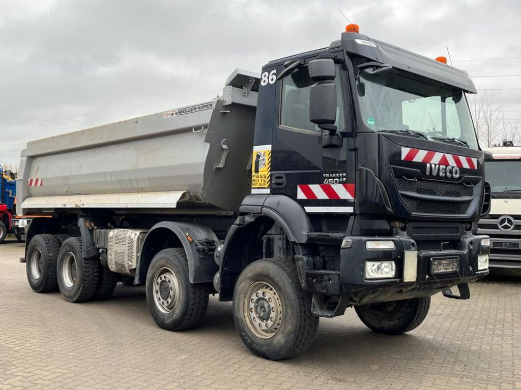 Iveco TRACKER AD450TW 4 Achs Muldenkipper Meiller - Tipper: picture 2 Iveco TRACKER AD450TW 4 Achs Muldenkipper Meiller - Tipper: picture 2