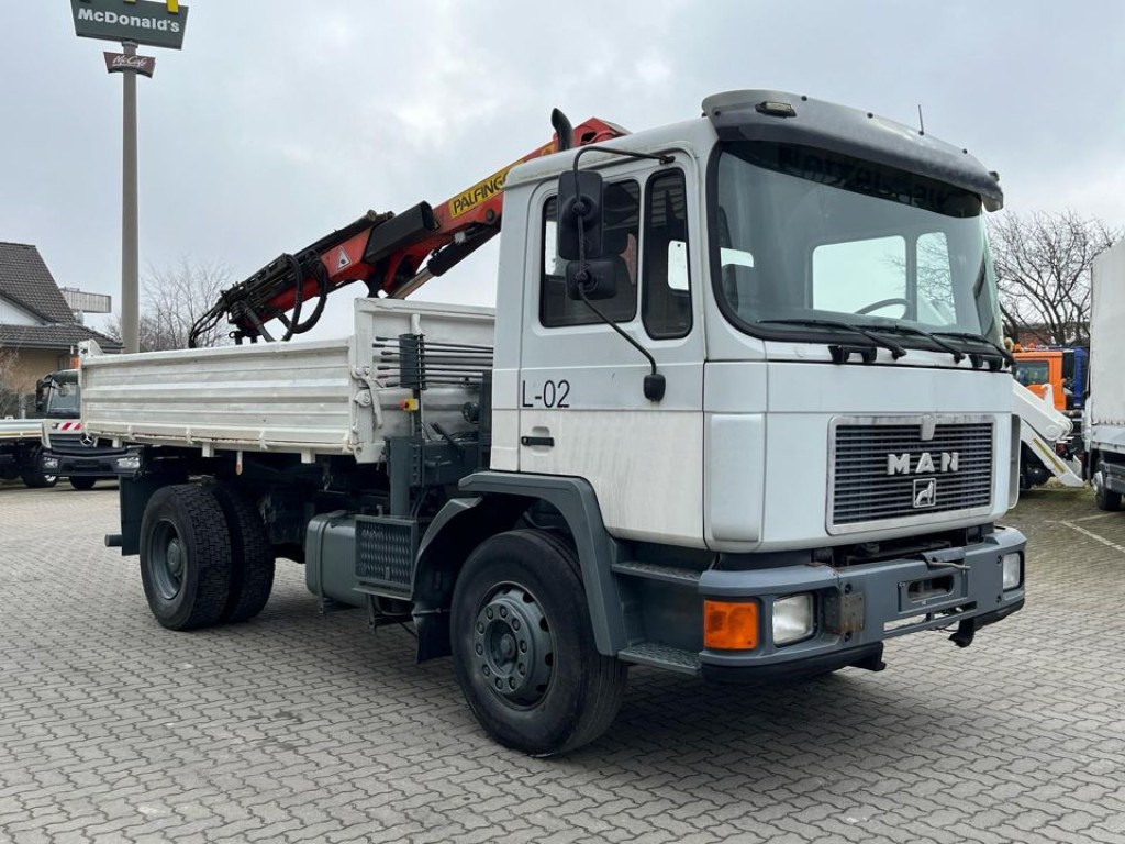 MAN F90 18.232 FK 2-Achs Kipper Kran Palf. PK 8000 - Tipper, Crane truck: picture 2 MAN F90 18.232 FK 2-Achs Kipper Kran Palf. PK 8000 - Tipper, Crane truck: picture 2