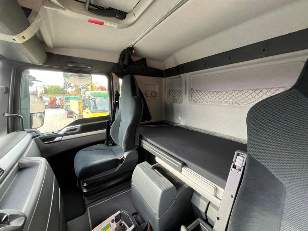 MAN TG-X 26.440 6x2-2 BL Pritsche Heckkran Fassi 360 36m to, Lenk Lift - Dropside/ Flatbed truck, Crane truck: picture 5 MAN TG-X 26.440 6x2-2 BL Pritsche Heckkran Fassi 360 36m to, Lenk Lift - Dropside/ Flatbed truck, Crane truck: picture 5