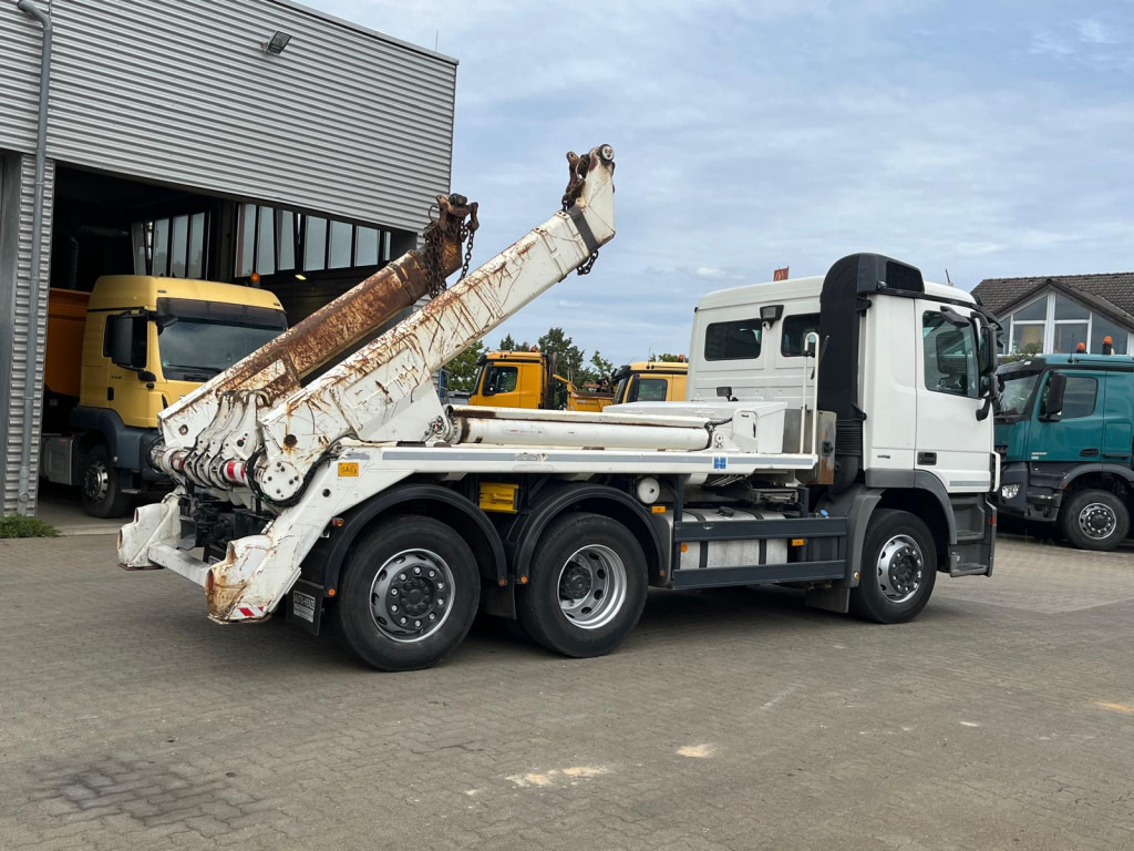 Skip loader truck MERCEDES-BENZ Actros 2541 L6x2 Absetzkipper Meiller: picture 8