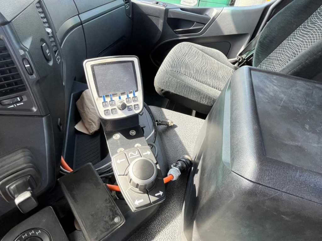 MERCEDES-BENZ Arocs 2135 AK 4x4 2-Achs Allradkipper Kommunalhydr. - Tipper: picture 2 MERCEDES-BENZ Arocs 2135 AK 4x4 2-Achs Allradkipper Kommunalhydr. - Tipper: picture 2